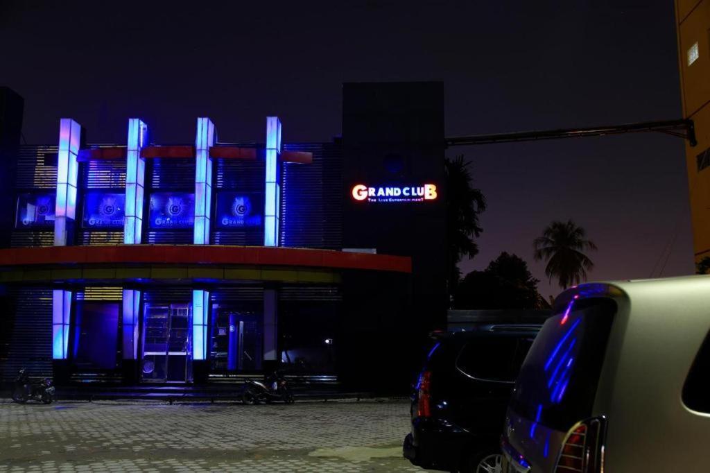 Grand Hotel Jambi Exterior foto