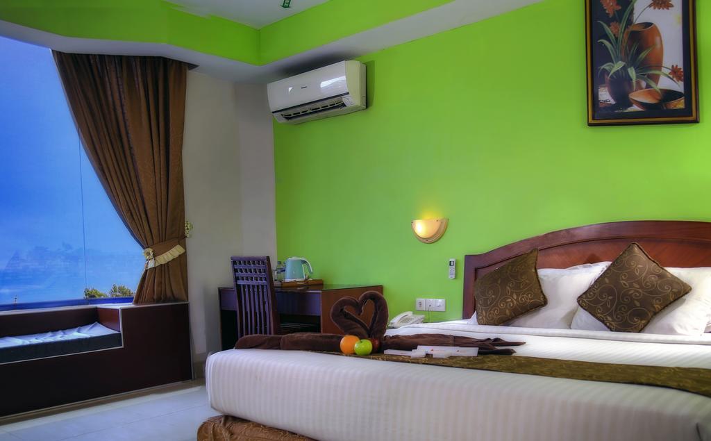 Grand Hotel Jambi Zimmer foto